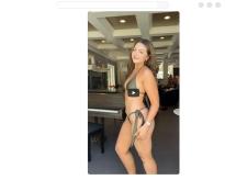 What's the name of this pornstar?