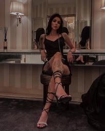 What's the name of this pornstar?