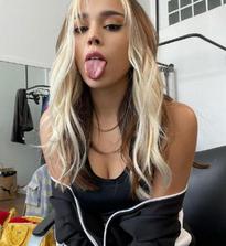 What's the name of this pornstar?