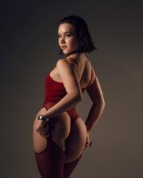 What's the name of this pornstar?