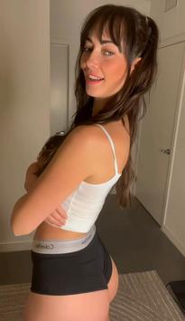 What's the name of this pornstar?