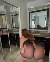 What's the name of this pornstar?