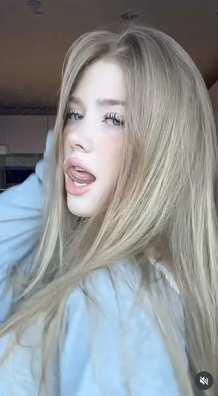 What's the name of this pornstar?