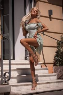 What's the name of this pornstar?