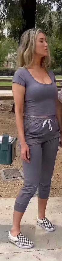 What's the name of this pornstar?