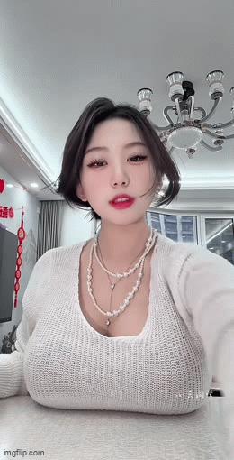 What's the name of this pornstar?