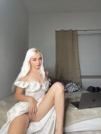 What's the name of this pornstar?