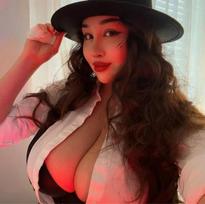 What's the name of this pornstar?