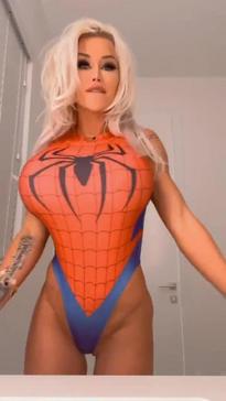 What's the name of this pornstar?