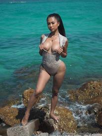 What's the name of this pornstar?