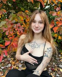 Lov3lyChick: https://twitter.com/Lov3lyChick