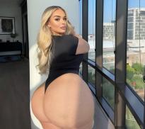 What's the name of this pornstar?