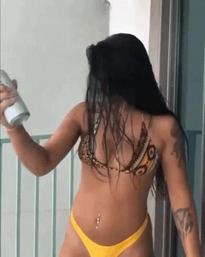 What's the name of this pornstar?