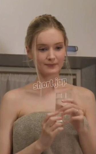 What's the name of this pornstar?