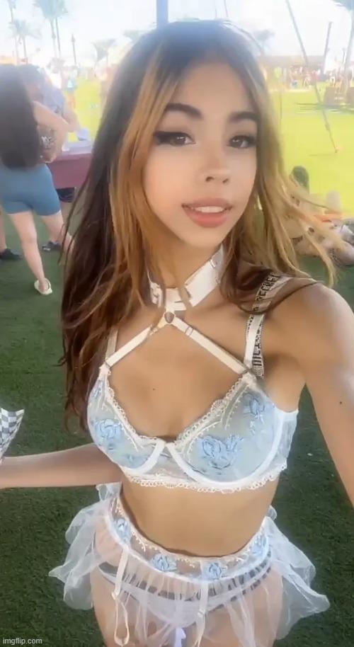 What's the name of this pornstar?