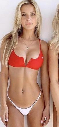 Franceska Fournier left, Derrion Keller right https://www.reddit.com/media?url=https%3A%2F%2Fi.redd.it%2Frr3wbgiyqll31.jpg&rdt=49436