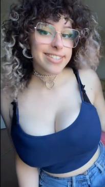 What's the name of this pornstar?