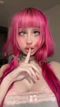 What's the name of this pornstar?
