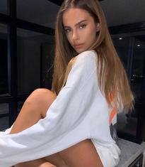 What's the name of this pornstar?