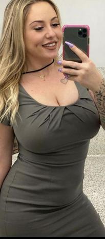 What's the name of this pornstar?