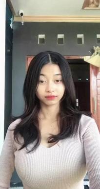What's the name of this pornstar?
