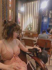 What's the name of this pornstar?