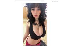 What's the name of this pornstar?