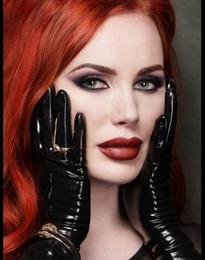 What's the name of this pornstar?