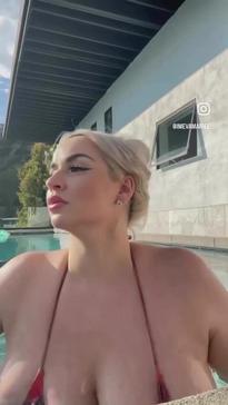 What's the name of this pornstar?