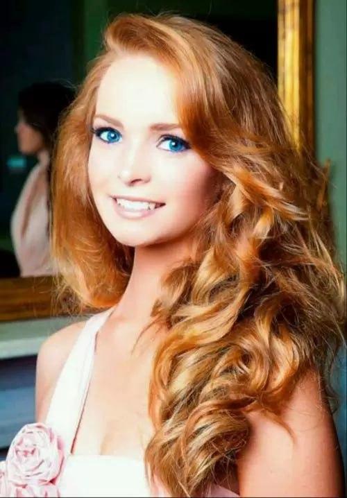 Whats this girl name? Source? Full photoshoot?