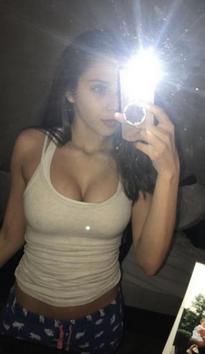 Who has more content of this beautiful latina with DSLs