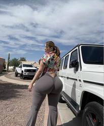 What's the name of this pornstar?