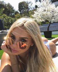 What's the name of this pornstar?