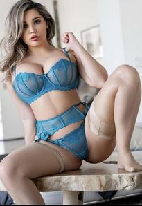 Whitney Paige - https://www.babepedia.com/babe/Whitney_Paige 
(found with @filth_finder_bot)