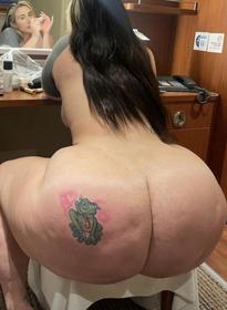 What's the name of this pornstar?