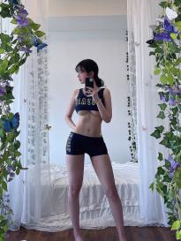 What's the name of this pornstar?
