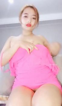 What's the name of this pornstar?