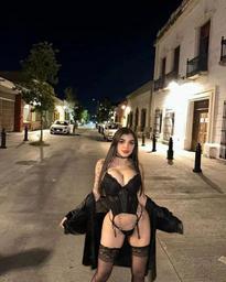 Karely Ruiz ------- https://www.youtube.com/watch?v=u5-ZzLM5wi4