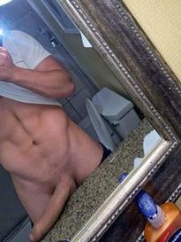 This guy could be my husband and fuck me everyday of my life !