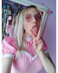 What's the name of this pornstar?