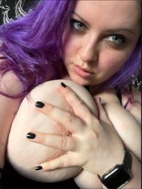 What's the name of this pornstar?