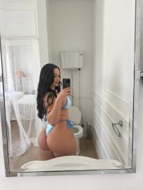 What's the name of this pornstar?