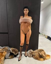 What's the name of this pornstar?