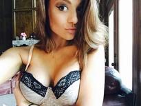 What's the name of this pornstar?