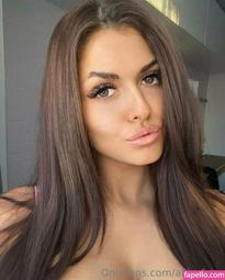 What's the name of this pornstar?