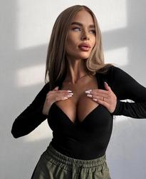 What's the name of this pornstar?