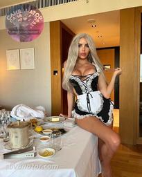 What's the name of this pornstar?