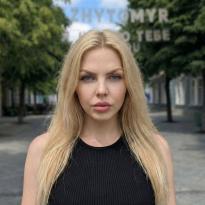 What's the name of this pornstar?