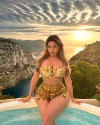 What's the name of this pornstar?