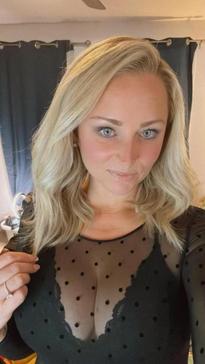 What's the name of this pornstar?